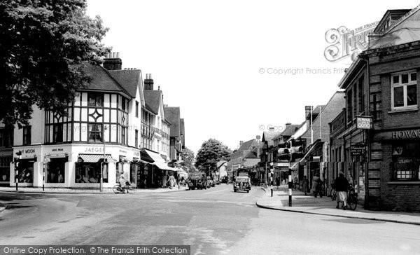  Girls in Amersham on the Hill, United Kingdom